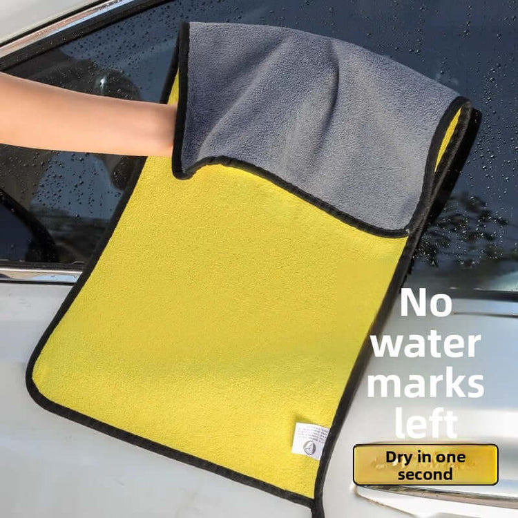 Car wash towel for quick drying, featuring a dual-color design and no water marks left.